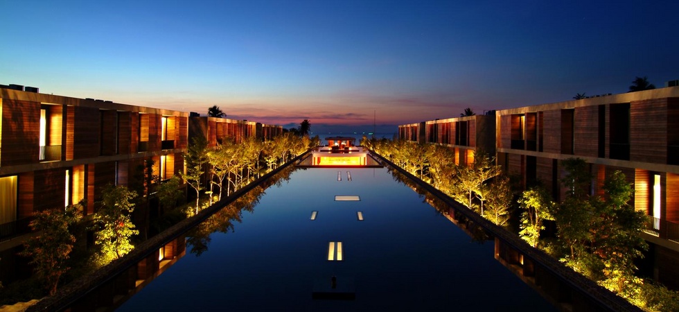 Hotel de la Paix - Lobby Reflective Pond